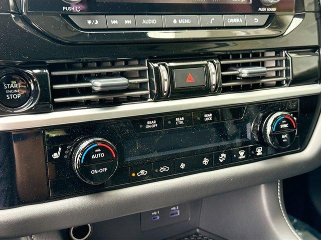 2025 Nissan Pathfinder Vehicle Photo in Flemington, NJ 08822