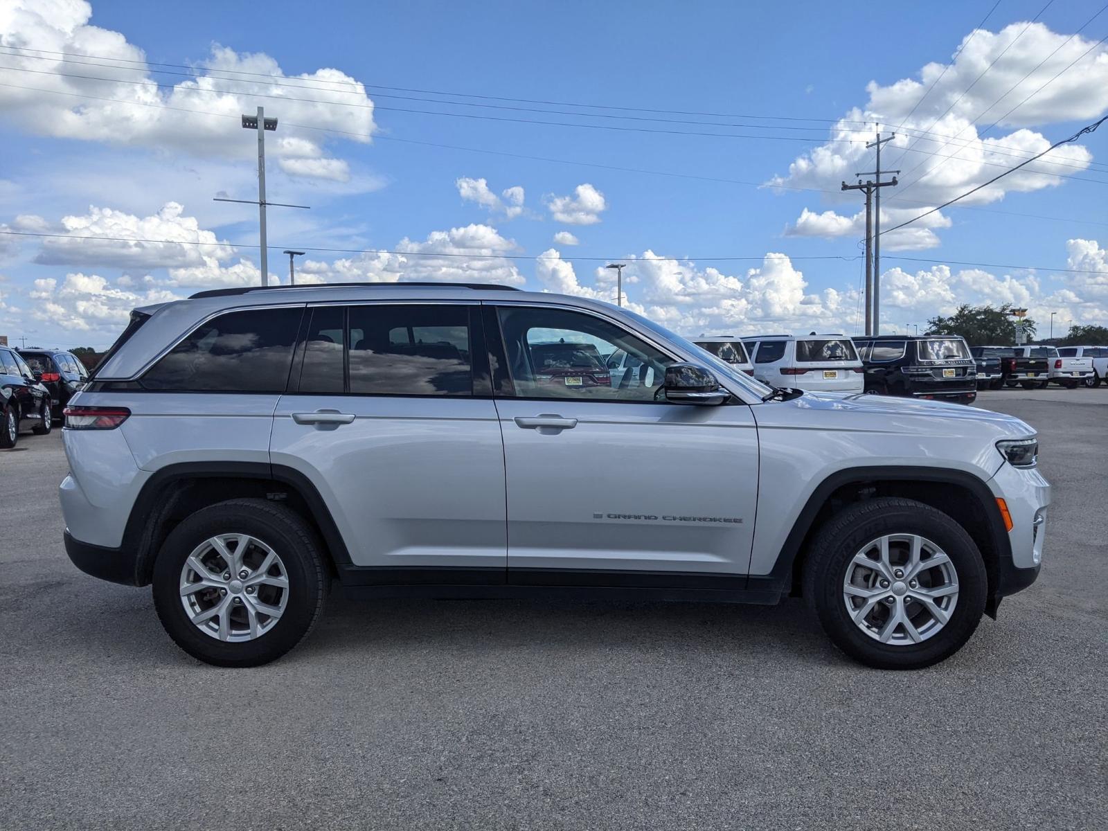 2023 Jeep Grand Cherokee Vehicle Photo in Seguin, TX 78155