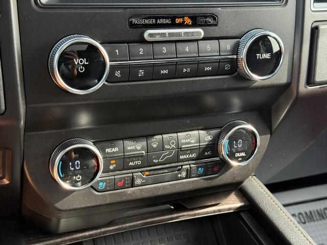 2019 Ford Expedition Vehicle Photo in COLUMBIA, MO 65203-3903