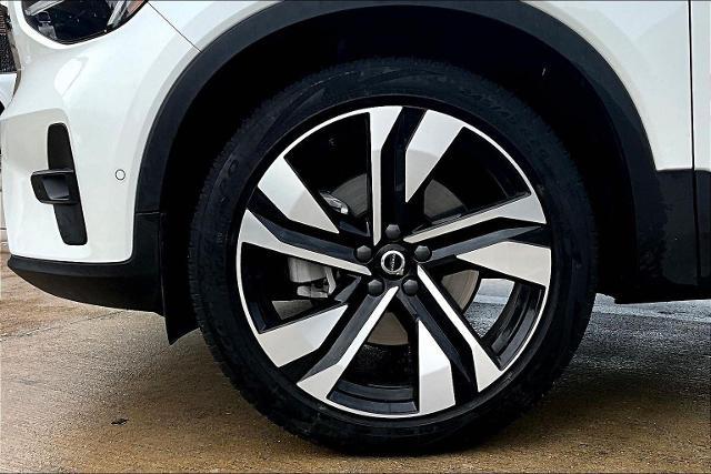 2025 Volvo XC40 Vehicle Photo in Houston, TX 77007