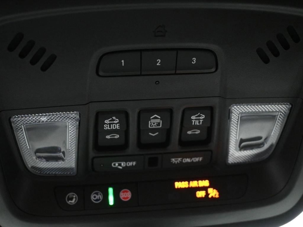 2023 Chevrolet Traverse Vehicle Photo in Cedar Rapids, IA 52402