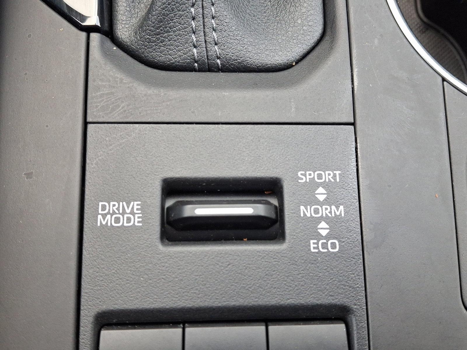 2022 Toyota Highlander Vehicle Photo in Harrisburg, PA 17111