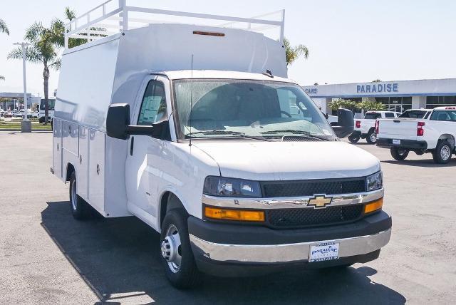2025 Chevrolet Express Commercial Cutaway Vehicle Photo in VENTURA, CA 93003-8585