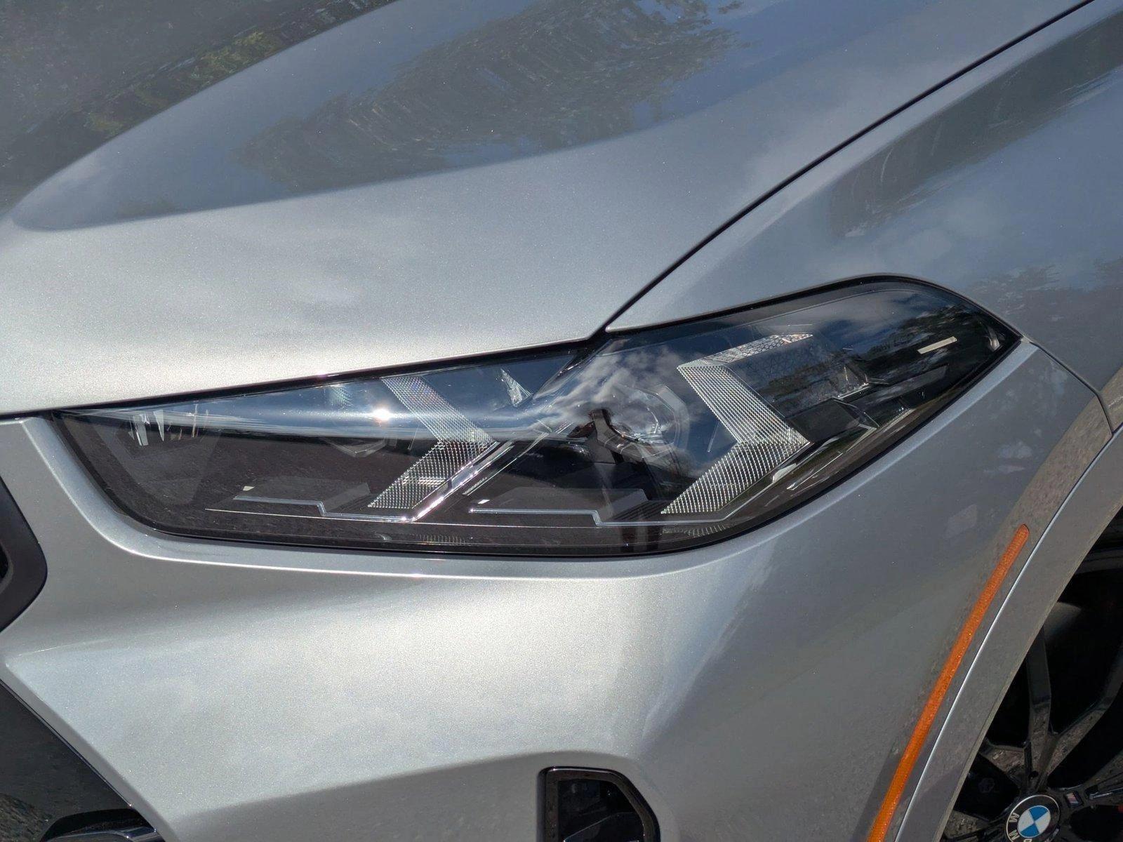 2024 BMW X6 xDrive40i Vehicle Photo in Sarasota, FL 34231