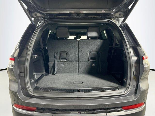 2023 Jeep Grand Cherokee L Vehicle Photo in Doylsetown, PA 18901