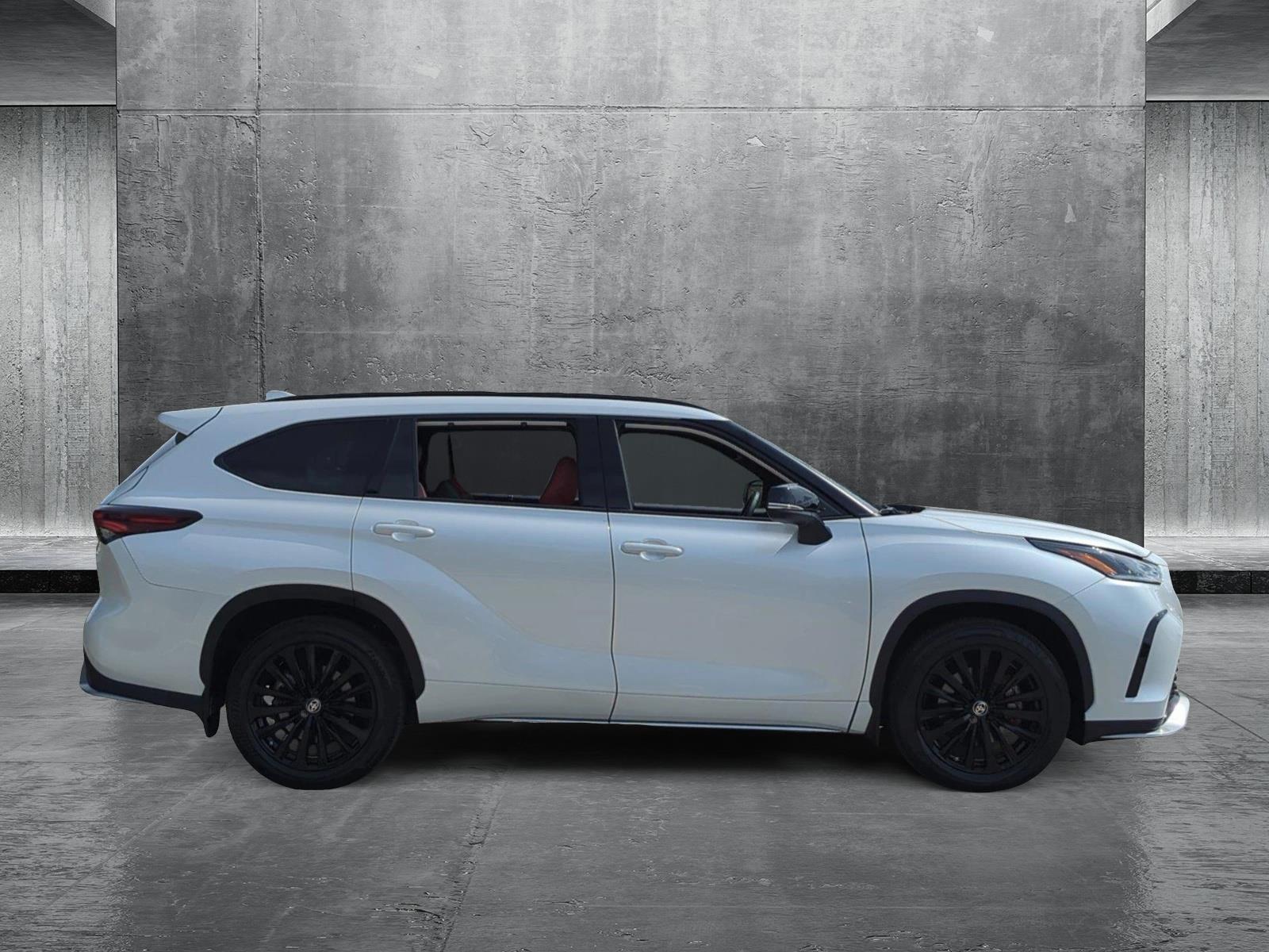 2024 Toyota Highlander Vehicle Photo in Ft. Myers, FL 33907
