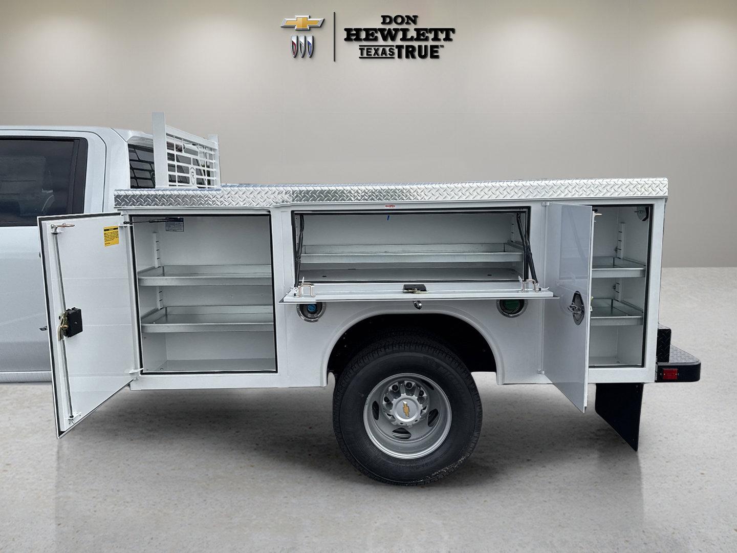 2025 Chevrolet Silverado 3500 HD Chassis Cab Vehicle Photo in GEORGETOWN, TX 78626-7508