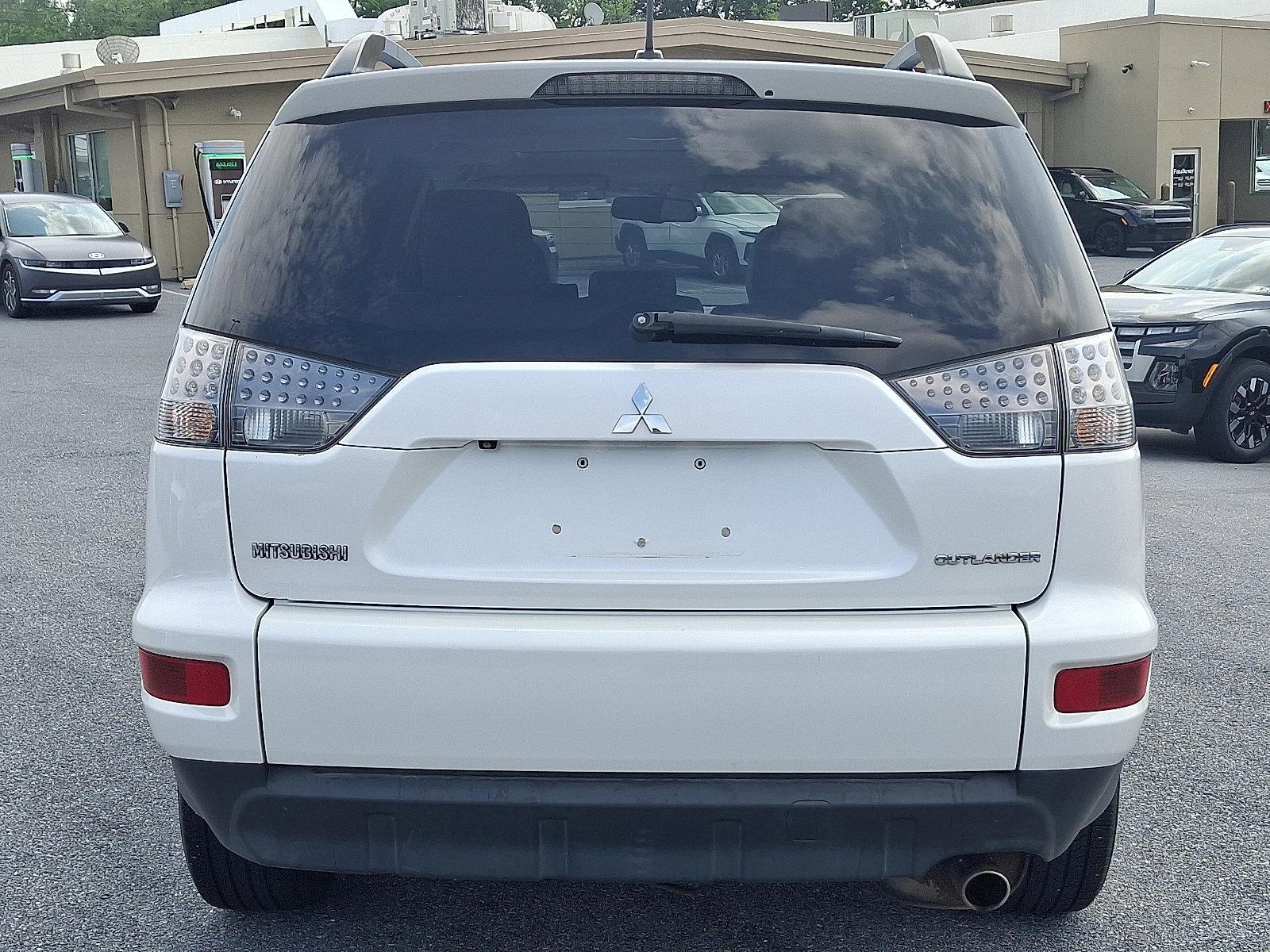 2013 Mitsubishi Outlander Vehicle Photo in Harrisburg, PA 17111