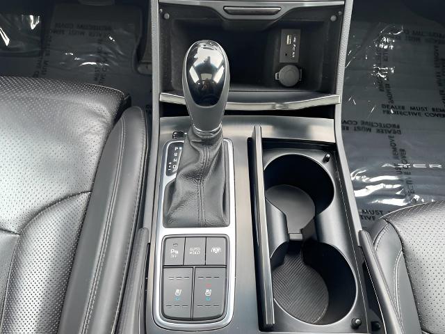 2016 Hyundai AZERA Vehicle Photo in Oshkosh, WI 54904