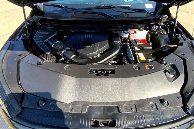 2025 Buick Enclave Vehicle Photo in TOPEKA, KS 66609-0000