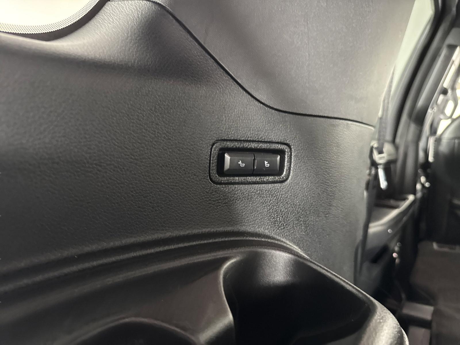 2021 Ford Expedition Max Vehicle Photo in GEORGETOWN, TX 78626-7508