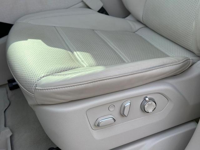 2023 Cadillac Escalade ESV Vehicle Photo in COLUMBIA, MO 65203-3903