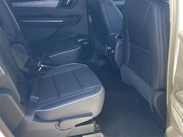 2025 Buick Enclave Vehicle Photo in GOODYEAR, AZ 85338-1310