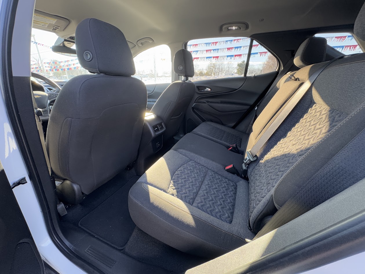 2023 Chevrolet Equinox Vehicle Photo in BOONVILLE, IN 47601-9633