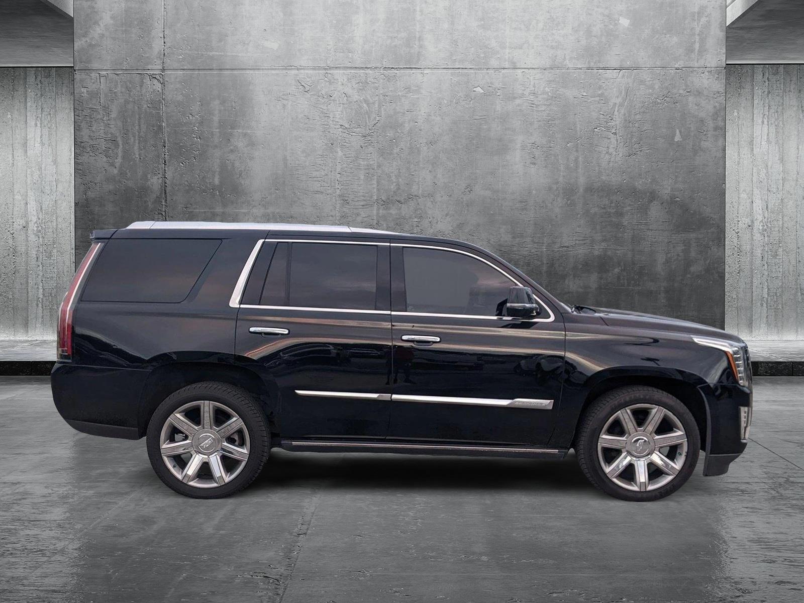 2015 Cadillac Escalade Vehicle Photo in PEMBROKE PINES, FL 33024-6534