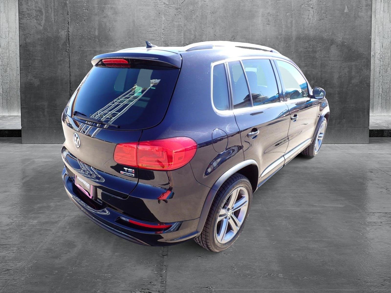 2017 Volkswagen Tiguan Vehicle Photo in DENVER, CO 80221-3610