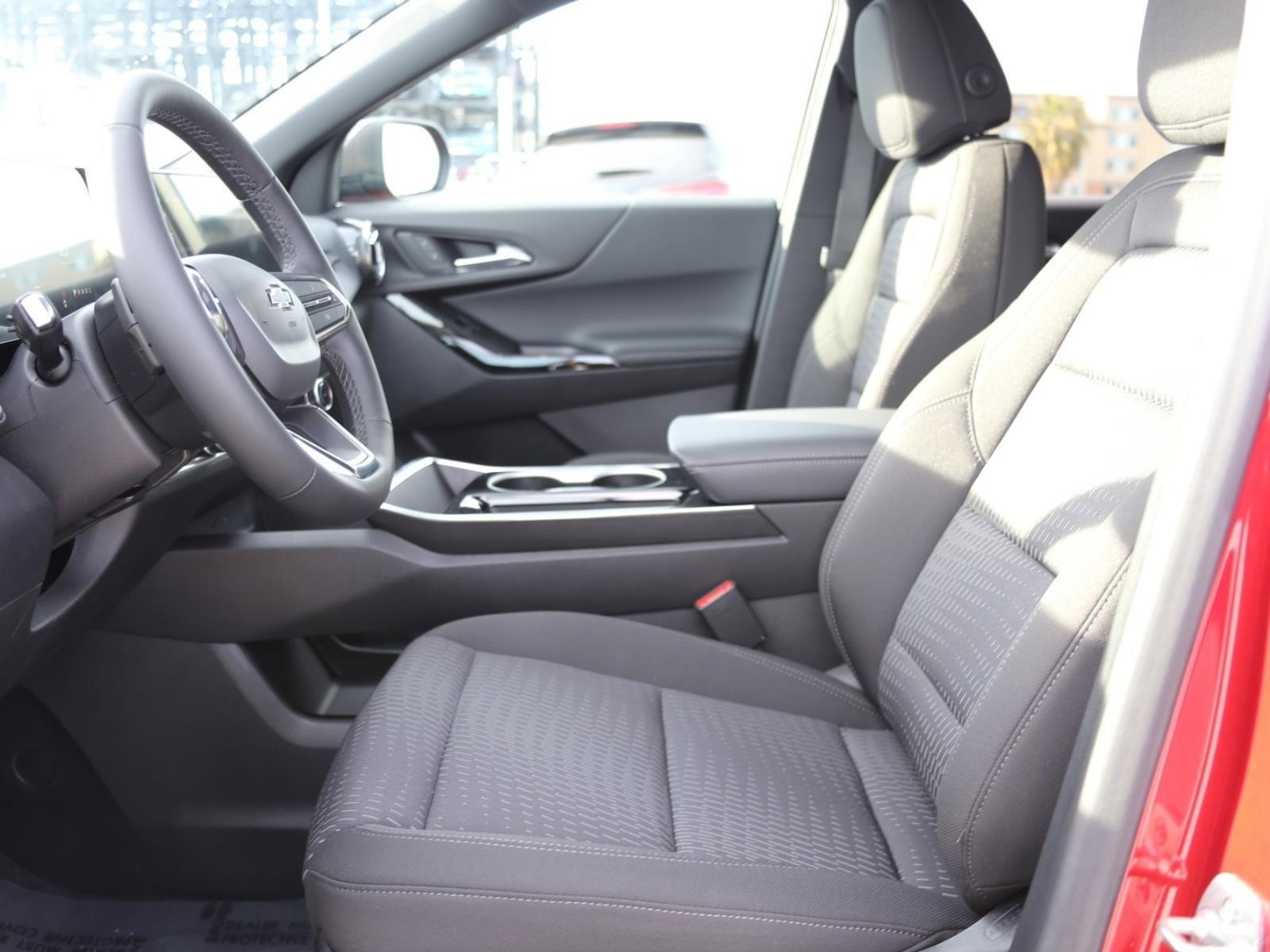2025 Chevrolet Equinox Vehicle Photo in LOS ANGELES, CA 90007-3794