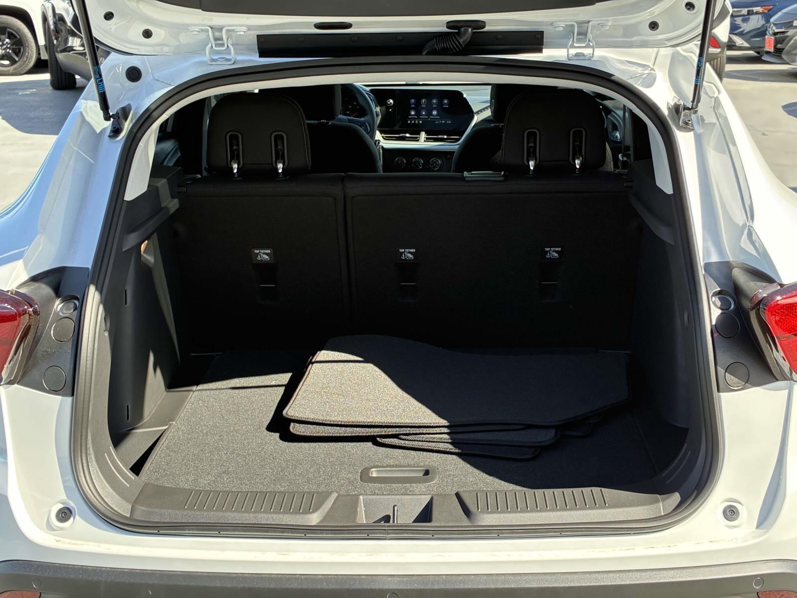 2025 Chevrolet Trax Vehicle Photo in LOS ANGELES, CA 90007-3794