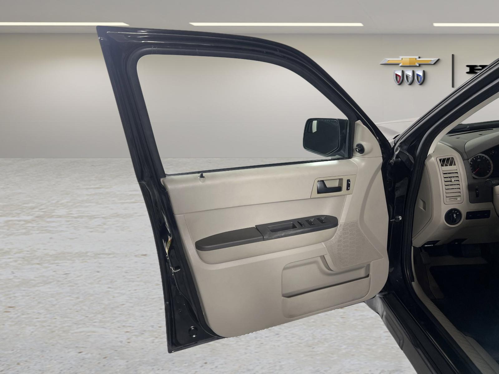 2011 Ford Escape Vehicle Photo in GEORGETOWN, TX 78626-7508