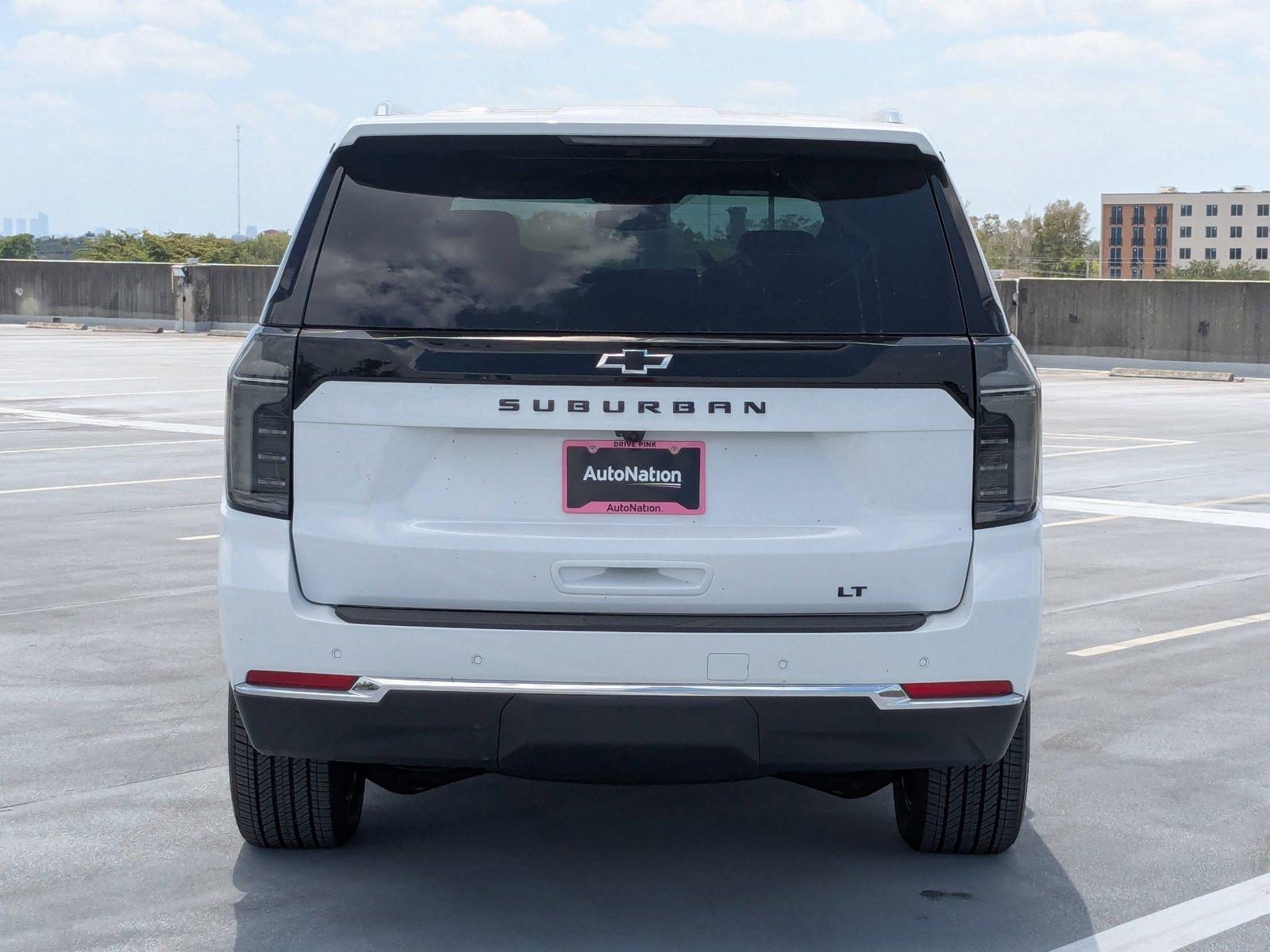 2025 Chevrolet Suburban Vehicle Photo in PEMBROKE PINES, FL 33024-6534