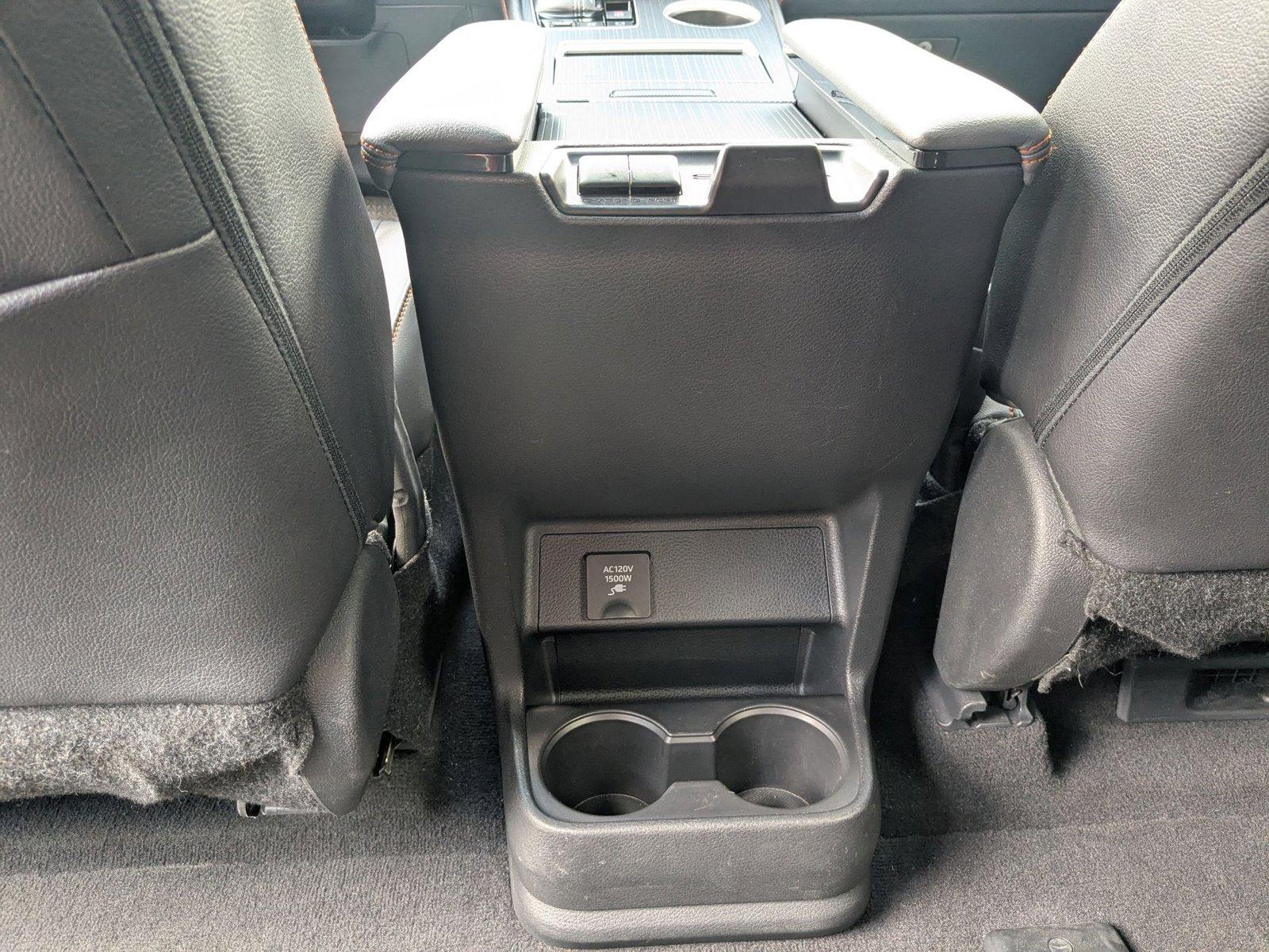 2022 Toyota Sienna Vehicle Photo in Pembroke Pines , FL 33084