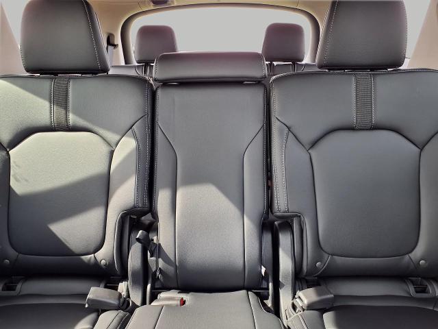 2025 Honda Pilot Vehicle Photo in Oshkosh, WI 54904