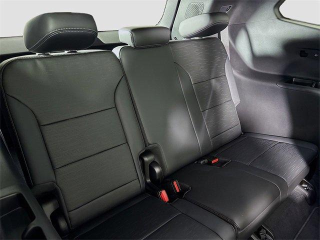 2025 Buick Enclave Vehicle Photo in PUYALLUP, WA 98371-4149