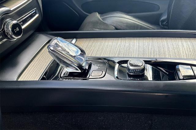 2022 Volvo XC60 Vehicle Photo in Houston, TX 77007