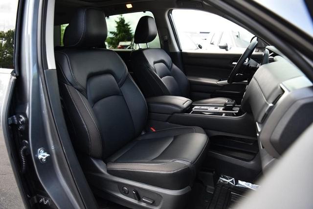 2023 Nissan Pathfinder Vehicle Photo in Ballwin, MO 63011