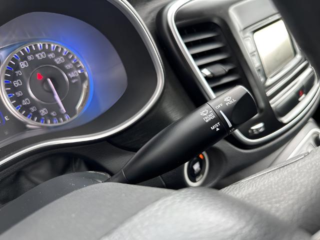 2015 Chrysler 200 Vehicle Photo in MANITOWOC, WI 54220-5838