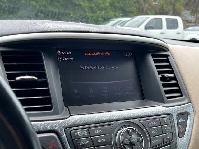 2017 Nissan Pathfinder Vehicle Photo in Savannah, GA 31419