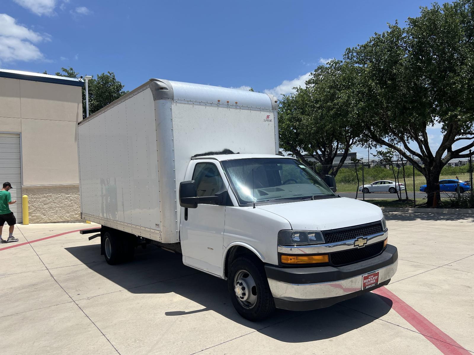 2021 Chevrolet Express Cutaway 3500 Vehicle Photo in GEORGETOWN, TX 78626-7508