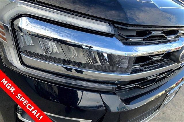 2022 Ford Expedition Vehicle Photo in TOPEKA, KS 66609-0000