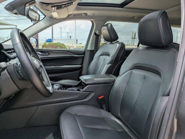 2022 Jeep Grand Cherokee L Vehicle Photo in SELMA, TX 78154-1460