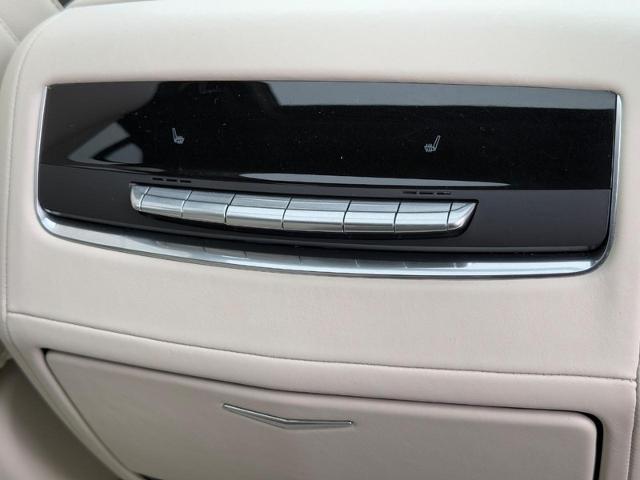 2024 Cadillac Escalade ESV Vehicle Photo in COLUMBIA, MO 65203-3903