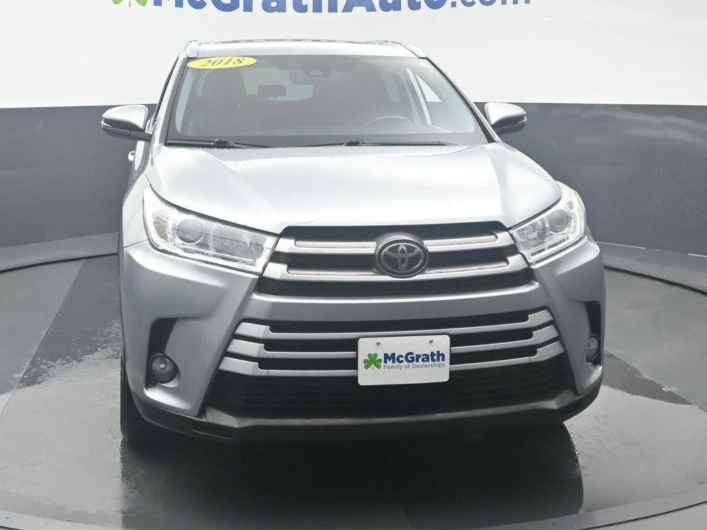 2018 Toyota Highlander Vehicle Photo in Cedar Rapids, IA 52402