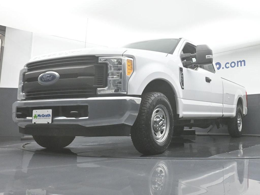 2017 Ford Super Duty F-250 SRW Vehicle Photo in Cedar Rapids, IA 52402