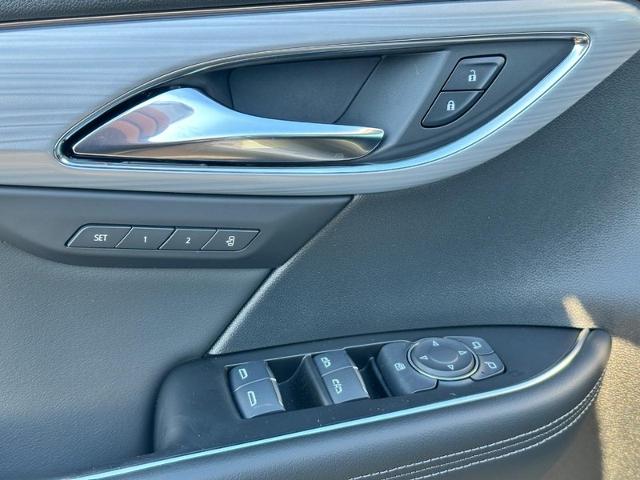 2025 Buick Envision Vehicle Photo in COLUMBIA, MO 65203-3903