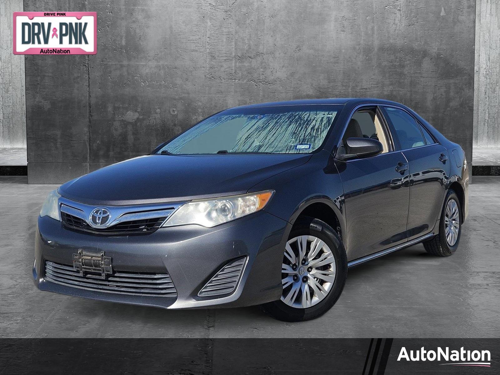 2014 Toyota Camry Vehicle Photo in NORTH RICHLAND HILLS, TX 76180-7199