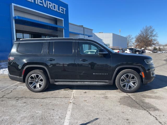 Used 2022 Jeep Wagoneer Series III with VIN 1C4SJVDT0NS231337 for sale in Kansas City