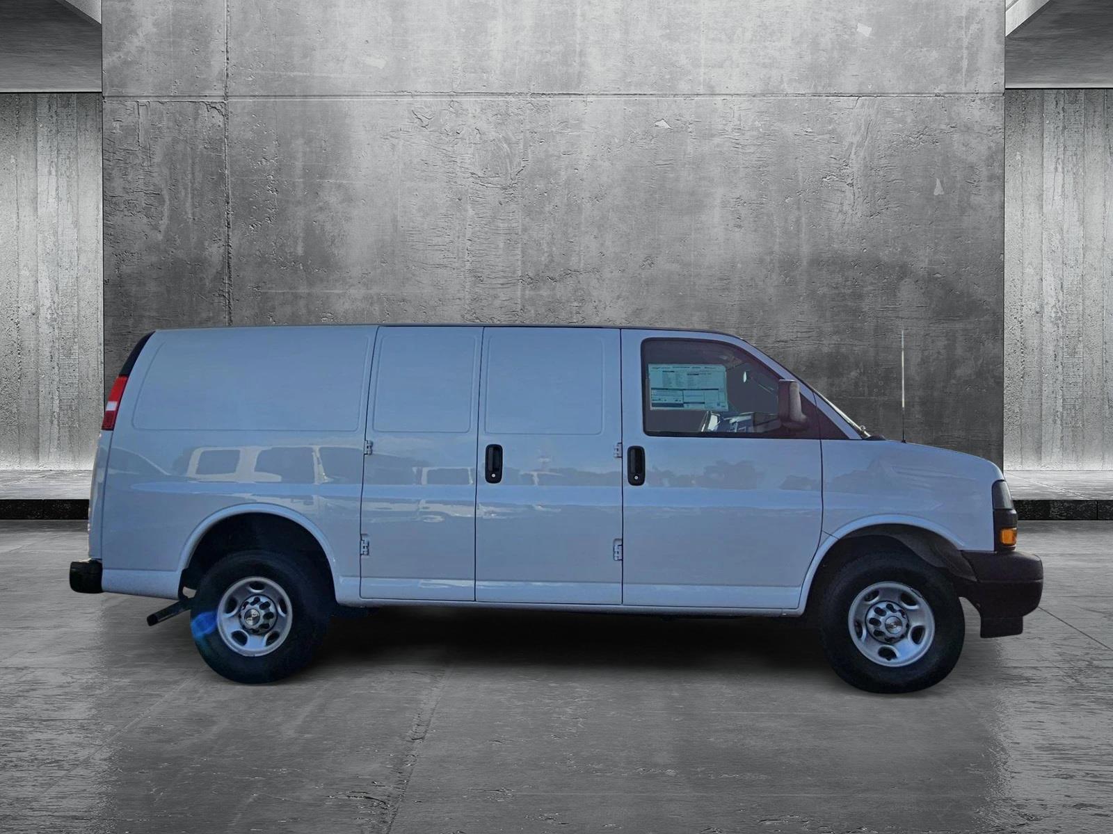 2024 Chevrolet Express Cargo 2500 Vehicle Photo in GREENACRES, FL 33463-3207