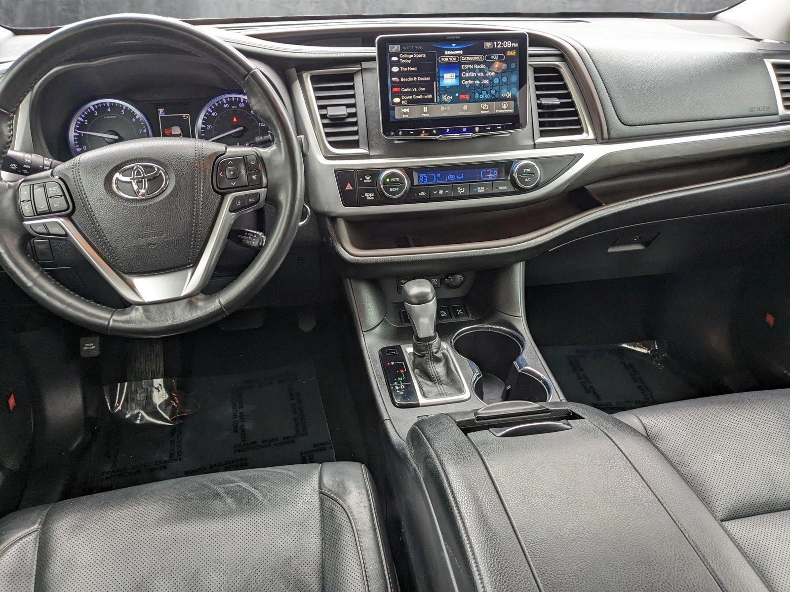 2019 Toyota Highlander Vehicle Photo in Jacksonville, FL 32256