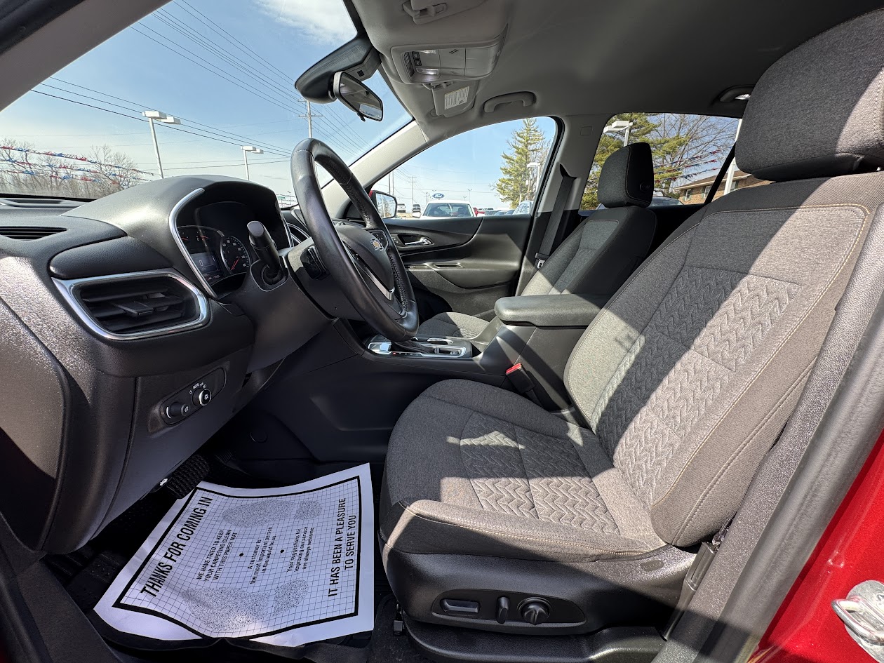 2022 Chevrolet Equinox Vehicle Photo in BOONVILLE, IN 47601-9633