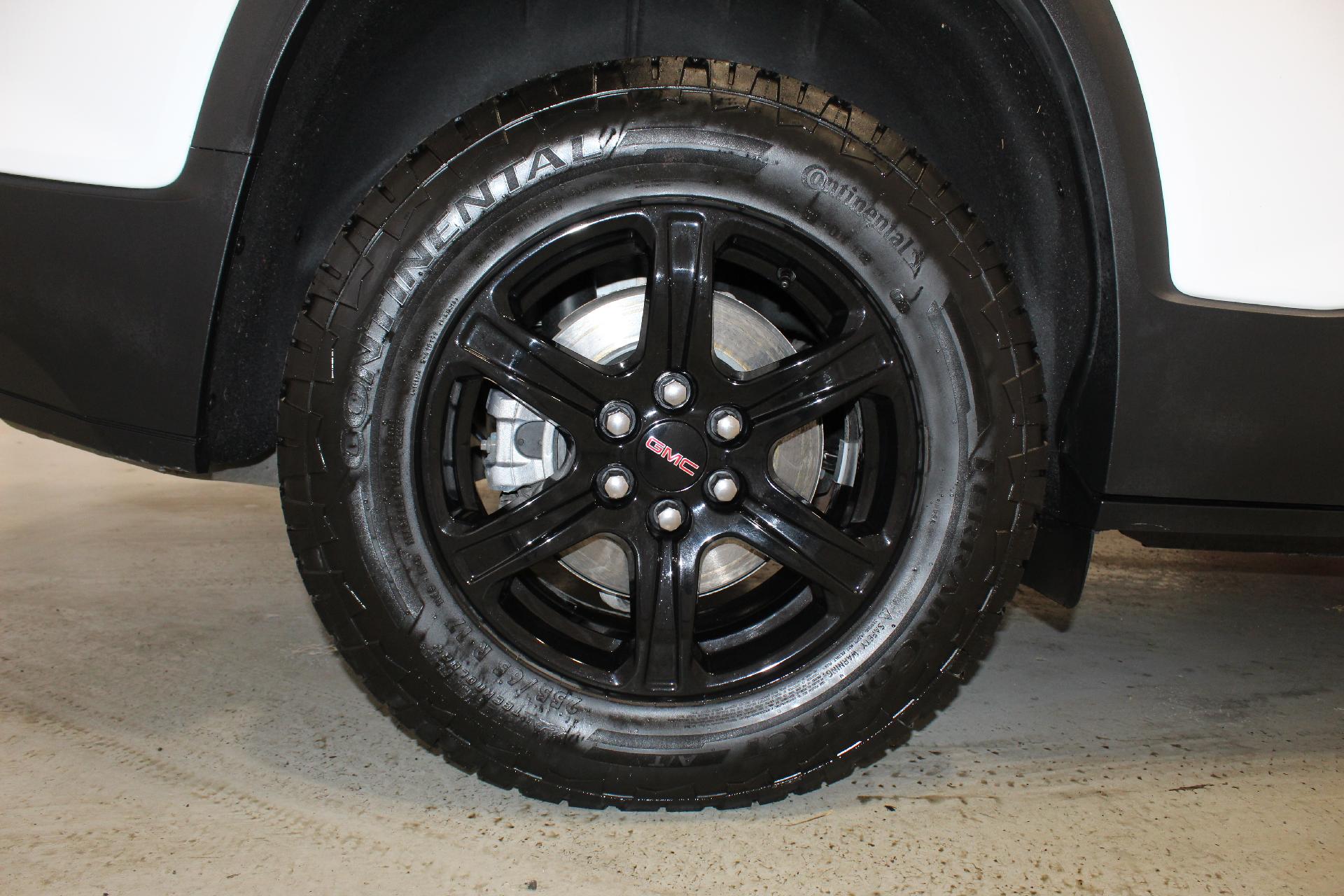2023 GMC Acadia Vehicle Photo in NORTHAMPTON, MA 01060-1120