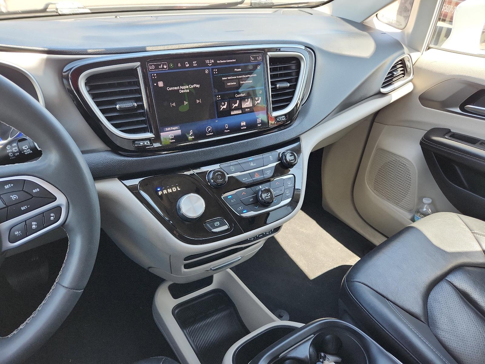 2022 Chrysler Pacifica Vehicle Photo in Albuquerque, NM 87110