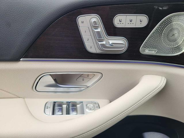 2025 Mercedes-Benz GLS Vehicle Photo in HOUSTON, TX 77079
