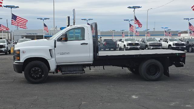 2024 Chevrolet Silverado Chassis Cab Vehicle Photo in INDEPENDENCE, MO 64055-1314