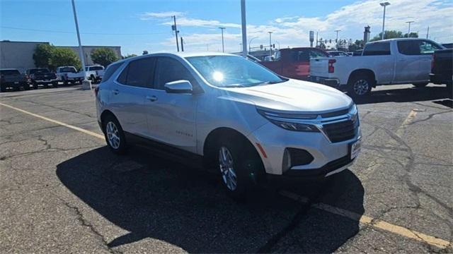 Used 2022 Chevrolet Equinox LT with VIN 3GNAXUEV1NL192137 for sale in Saint Cloud, Minnesota