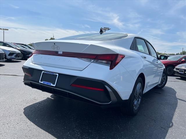 2024 Hyundai ELANTRA Vehicle Photo in Shiloh, IL 62269