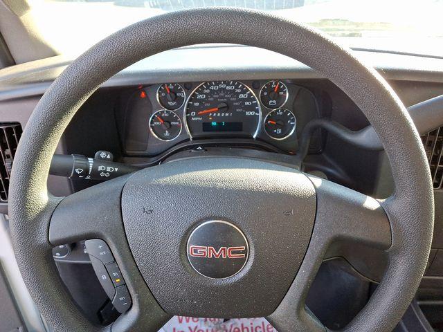 2025 GMC Savana Cutaway 3500 Vehicle Photo in DANBURY, CT 06810-5034